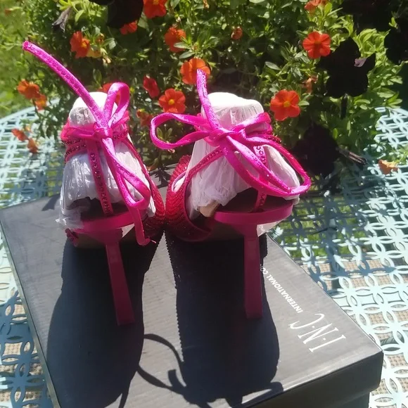 INC Sandaze Ankle-Tie Pumps Size 8 NIB - Picture 3 of 5